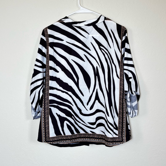 Cause Comfort Life Sense Women’s Zebra Print Blouse. Size S. NWT - Picture 2 of 5